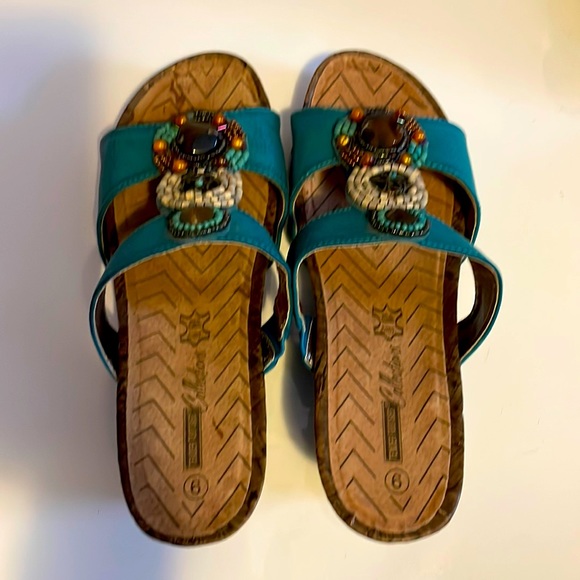 TENDER TOOTSIES Collections Sandals - Picture 2 of 5